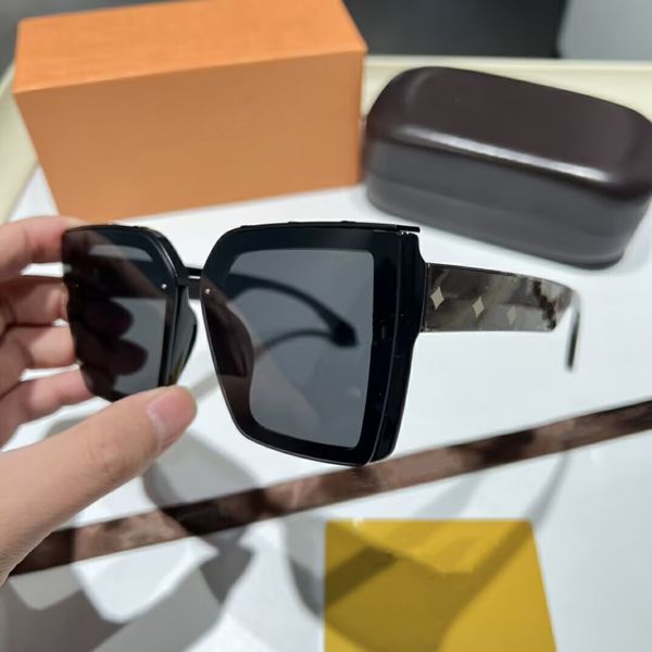 2023 luxury designer brand sunglasses designer sunglass eyeglass women men glasses womens sun glass uv400 lens with box 8992, White;black
2023 luxury designer brand sunglasses designer sunglass eyeglass women men glasses womens sun glass uv400 lens with box 8992, White;black