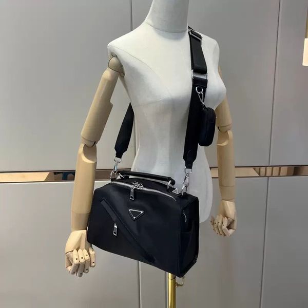 2023 designer bags luxury handbag tote cross body fashion shoulder bag totes handbags high-quality and high-capacity men and women alike pil, Black;red
2023 designer bags luxury handbag tote cross body fashion shoulder bag totes handbags high-quality and high-capacity men and women alike pil, Black;red
