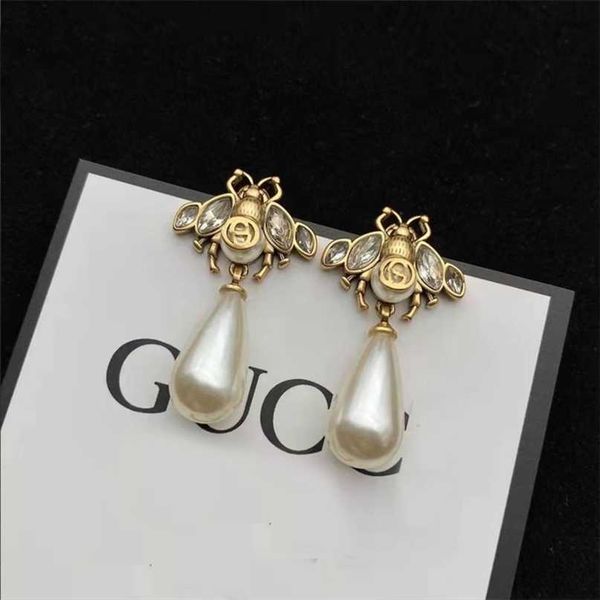 60% off designer jewelry bracelet necklace ring diamond inlaid pearl bee earrings women's versatile trend, Golden
60% off designer jewelry bracelet necklace ring diamond inlaid pearl bee earrings women's versatile trend, Golden