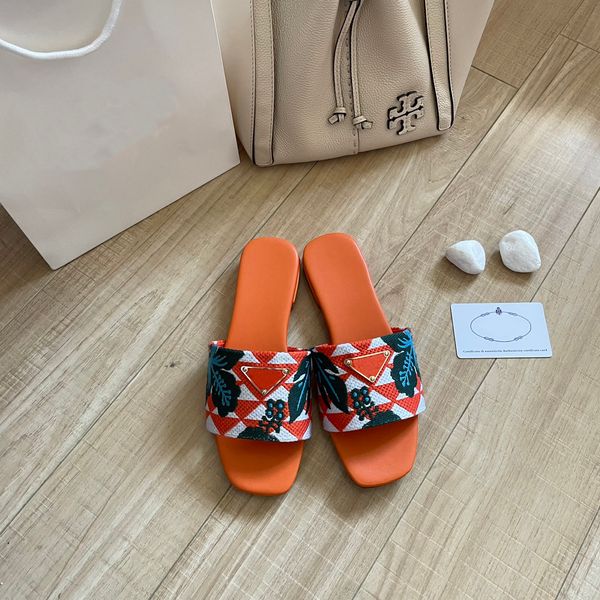 sandal vintage luxury women slippers summer 2023 fashion designer sandals embossing design senior versatile multicolor, Black
sandal vintage luxury women slippers summer 2023 fashion designer sandals embossing design senior versatile multicolor, Black