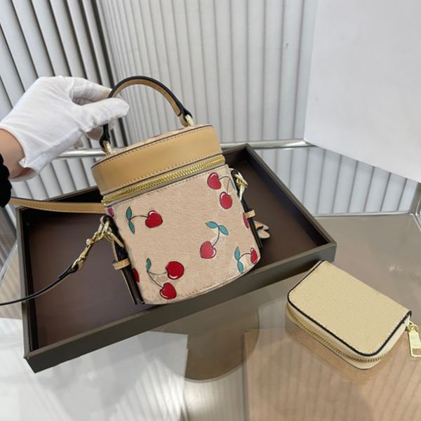 vintage tote bag barrel-shaped crossbody fashion r bags wholesale high-quality r totes classic cross body shopping wallet
vintage tote bag barrel-shaped crossbody fashion r bags wholesale high-quality r totes classic cross body shopping wallet