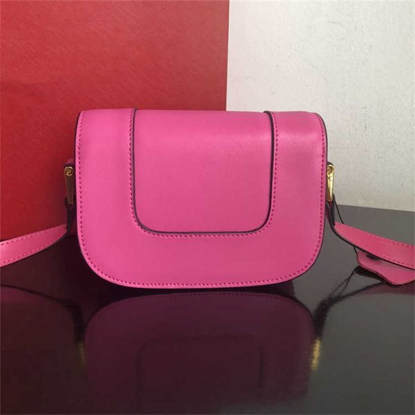 designer outdoor bag luxurys buckle flip small bag women winter solid color shoulder cross magnetic adjustable straps loco bag npsy
designer outdoor bag luxurys buckle flip small bag women winter solid color shoulder cross magnetic adjustable straps loco bag npsy