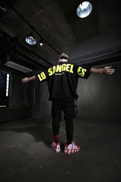 2023 new summer men oversized t-shirt cotton hip hop men's tshirt fashion causal loose short sleeves man clothing l230520, White;black
2023 new summer men oversized t-shirt cotton hip hop men's tshirt fashion causal loose short sleeves man clothing l230520, White;black