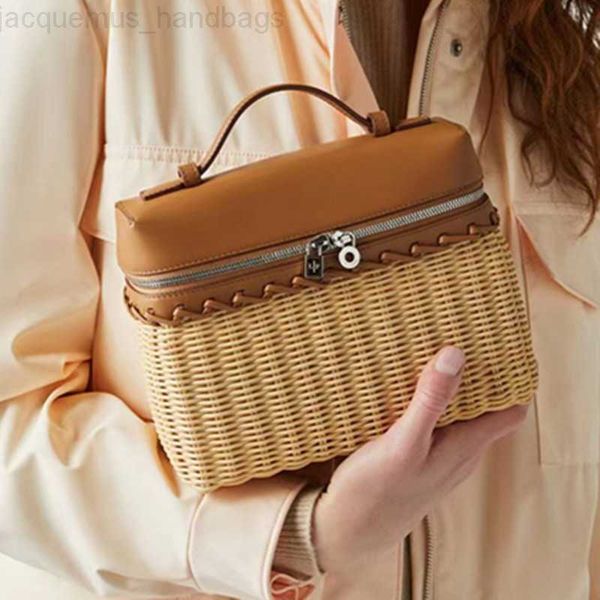 loro * piana bag knitted vine new weaving split skin extra pocket l19 one shoulder handheld crossbody
loro * piana bag knitted vine new weaving split skin extra pocket l19 one shoulder handheld crossbody