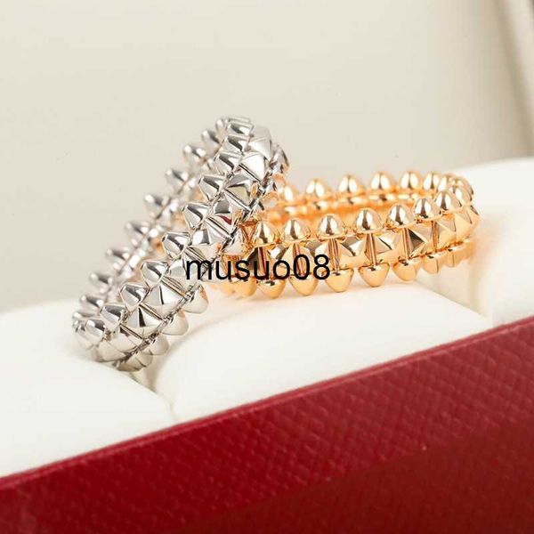 band rings european selling jewelry 925 sterling silver swivel rivet ring women's fashion personality luxury brand couple gift j230602
band rings european selling jewelry 925 sterling silver swivel rivet ring women's fashion personality luxury brand couple gift j230602