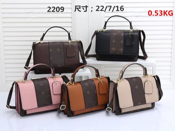 quality new hand bag travel toiletry pouch 26cm protection makeup clutch womens leather waterproof cosmetic bags for women with dust bag
quality new hand bag travel toiletry pouch 26cm protection makeup clutch womens leather waterproof cosmetic bags for women with dust bag