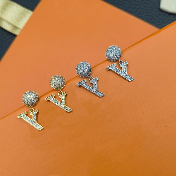 18k gold plated designers brand earrings designer letter ear stud women crystal pearl geometric earring for wedding party jewerlry accessori, Golden;silver
18k gold plated designers brand earrings designer letter ear stud women crystal pearl geometric earring for wedding party jewerlry accessori, Golden;silver