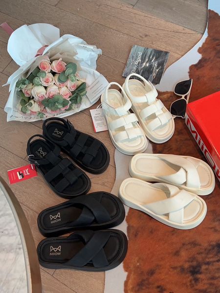 2023 summer luxury sandals designer women flip flops slipper fashion genuine leather slides metal chain ladies casual beach shoes, Black
2023 summer luxury sandals designer women flip flops slipper fashion genuine leather slides metal chain ladies casual beach shoes, Black