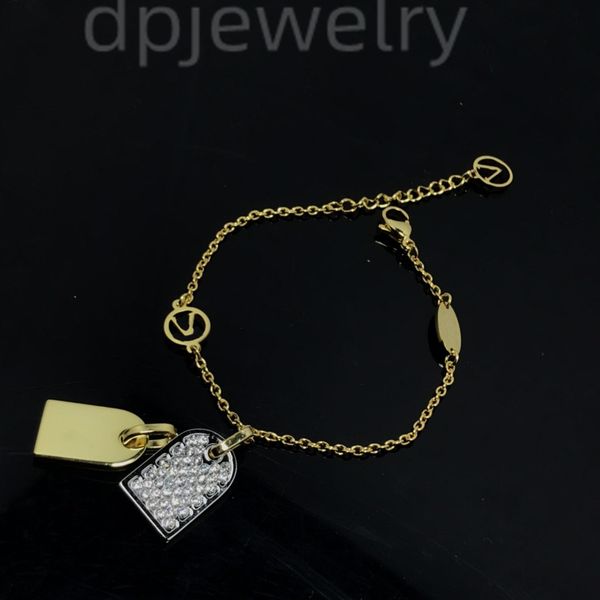 2023 High Quality designer bracelet bracelets designer for women High Quality golden silver bracelet Pearl bracelet clover bracelet
2023 High Quality designer bracelet bracelets designer for women High Quality golden silver bracelet Pearl bracelet clover bracelet