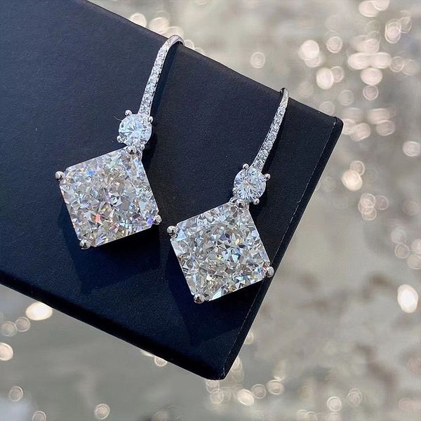 luxury moissanite diamond dangle earring 100% real 925 sterling silver engagement wedding drop earrings for women jewelry gift, Golden;silver
luxury moissanite diamond dangle earring 100% real 925 sterling silver engagement wedding drop earrings for women jewelry gift, Golden;silver