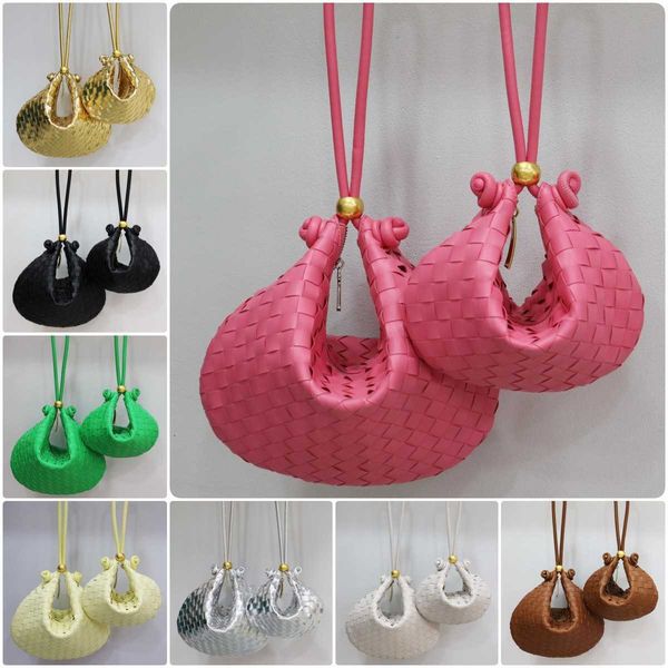 designer shell bag personalized dual use large capacity sheepskin woven bag one shoulder handbag underarm bag small round bag
designer shell bag personalized dual use large capacity sheepskin woven bag one shoulder handbag underarm bag small round bag