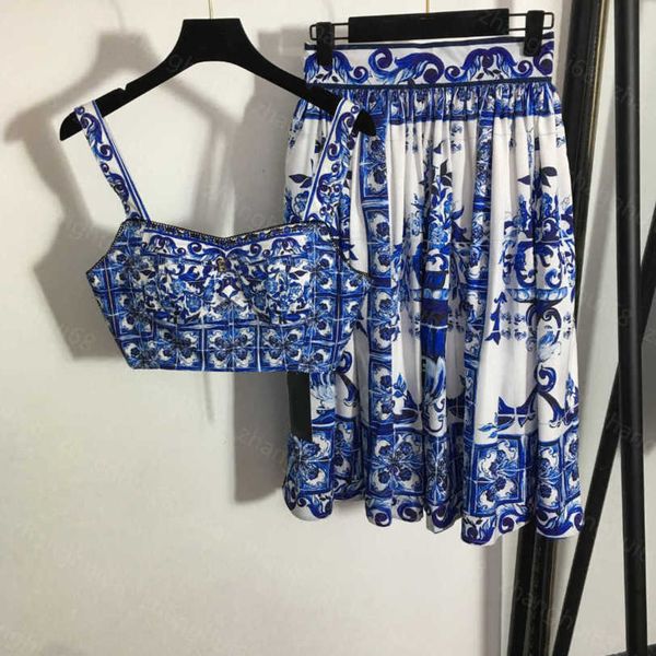 23ss womens designer clothing skirt set blue and white porcelain print cool strapless suspender high waist pressed pleated half skirt sets w, Black;pink
23ss womens designer clothing skirt set blue and white porcelain print cool strapless suspender high waist pressed pleated half skirt sets w, Black;pink