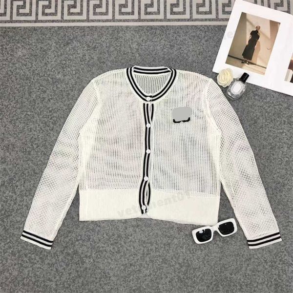 button-down cardigan designer womens clothes summer thin sweater letter logo print long sleeve hollow out knitted sun protection kintting ja, White;black
button-down cardigan designer womens clothes summer thin sweater letter logo print long sleeve hollow out knitted sun protection kintting ja, White;black