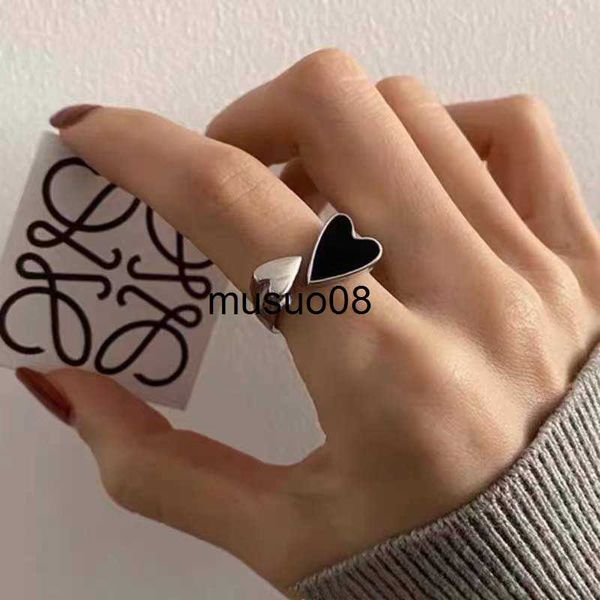 band rings trendy two-color black heart rings for women minimalist aesthetic drop of oil open rings female metal punk party jewelry j230602, Silver
band rings trendy two-color black heart rings for women minimalist aesthetic drop of oil open rings female metal punk party jewelry j230602, Silver