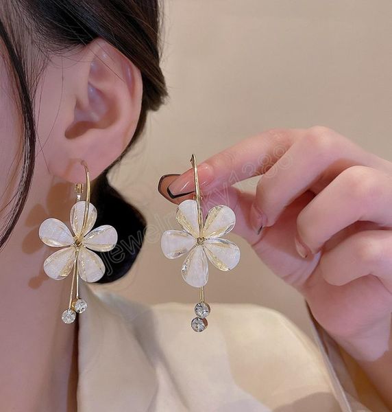 korean shiny crystal flower dangle earring for women fashion rhinestone tassel earrings wedding party temperament jewelry gifts1478757, Silver
korean shiny crystal flower dangle earring for women fashion rhinestone tassel earrings wedding party temperament jewelry gifts1478757, Silver