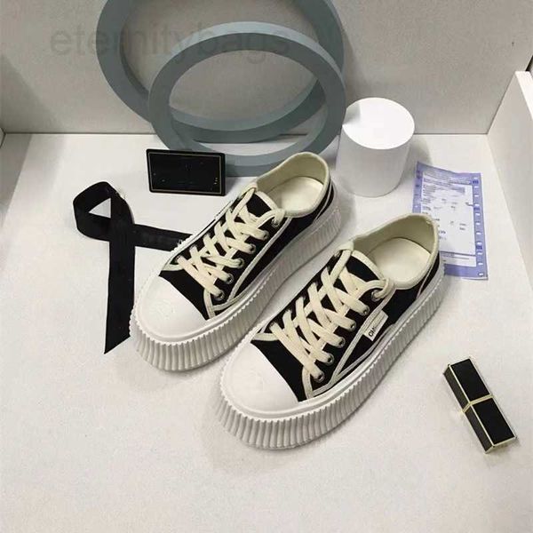 xiaoxiangfeng medieval canvas shoes 2023 new low lace up net red cookie shoes colored round head thick sole women's shoes, Black
xiaoxiangfeng medieval canvas shoes 2023 new low lace up net red cookie shoes colored round head thick sole women's shoes, Black