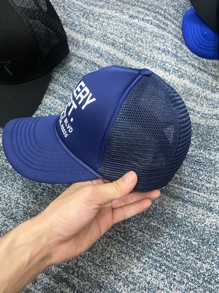 ssyy2023 fashion baseball cap designer hat luxury ball caps plaid duck tongue cap letter embroidery sports golf travel hundred temperament h, Blue;gray
ssyy2023 fashion baseball cap designer hat luxury ball caps plaid duck tongue cap letter embroidery sports golf travel hundred temperament h, Blue;gray