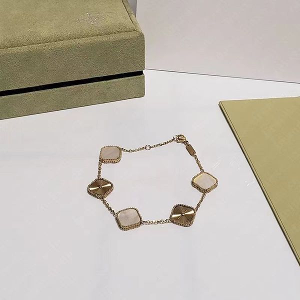 clover bracelet luxury classic designer bracelet leaf clover bracelet designer chain 18k gold shell for girl wedding mother' day fashio, Golden;silver
clover bracelet luxury classic designer bracelet leaf clover bracelet designer chain 18k gold shell for girl wedding mother' day fashio, Golden;silver