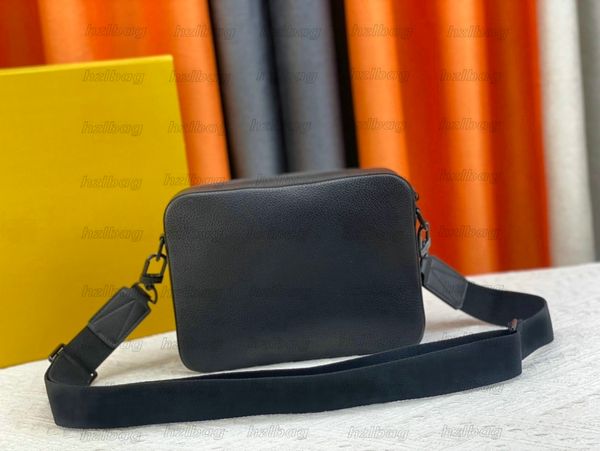 fastline messenger leather bag luxurys designer mens shoulder bags business briefcase mans designer day business bag daypack purse luxurys f
fastline messenger leather bag luxurys designer mens shoulder bags business briefcase mans designer day business bag daypack purse luxurys f