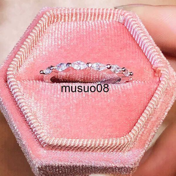 band rings classic geometric oval half-circle marquise diamond couple ring for women zircon silver-plated christmas gift banquet jewelry j23
band rings classic geometric oval half-circle marquise diamond couple ring for women zircon silver-plated christmas gift banquet jewelry j23