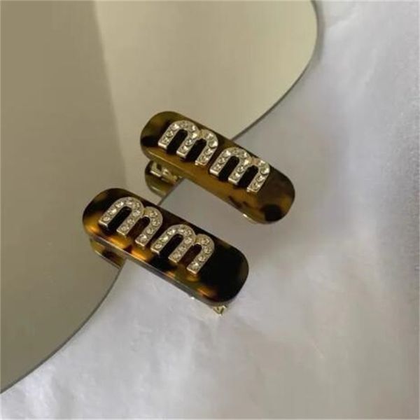 kids girl hair clips designer hairpins retro barrettes ladies simple personality letter european and american metal square hairclip fashion, Slivery;white
kids girl hair clips designer hairpins retro barrettes ladies simple personality letter european and american metal square hairclip fashion, Slivery;white