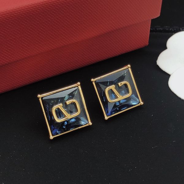 designer earring v logo brand stud earing luxury women fashion hoop jewelry metal charm crystal pearl earring jeweler women's gifts apa, Golden
designer earring v logo brand stud earing luxury women fashion hoop jewelry metal charm crystal pearl earring jeweler women's gifts apa, Golden