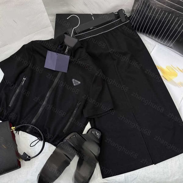 23ss skirt set womens designer clothing stand-up collar short style drawstring short sleeve high fanny pack hip half skirt sets womens cloth, White
23ss skirt set womens designer clothing stand-up collar short style drawstring short sleeve high fanny pack hip half skirt sets womens cloth, White