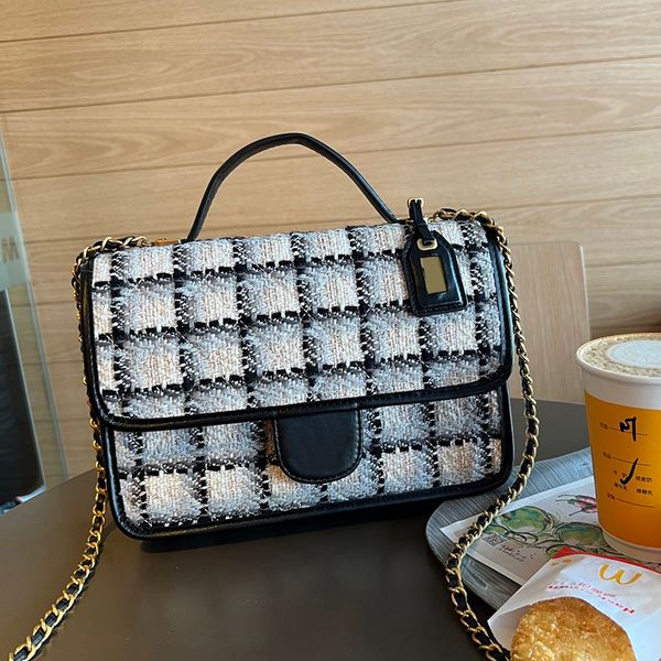 luxury designer classic flap tofu messenger tweed bags handle totes gold metal hardware matelasse chain crossbody shoulder handbags with bac
luxury designer classic flap tofu messenger tweed bags handle totes gold metal hardware matelasse chain crossbody shoulder handbags with bac