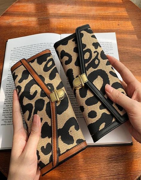 whole elegant contrast color women leathers wallets street leopard long wallet retro color matching leather clutch bag folding6030031, Red;black
whole elegant contrast color women leathers wallets street leopard long wallet retro color matching leather clutch bag folding6030031, Red;black