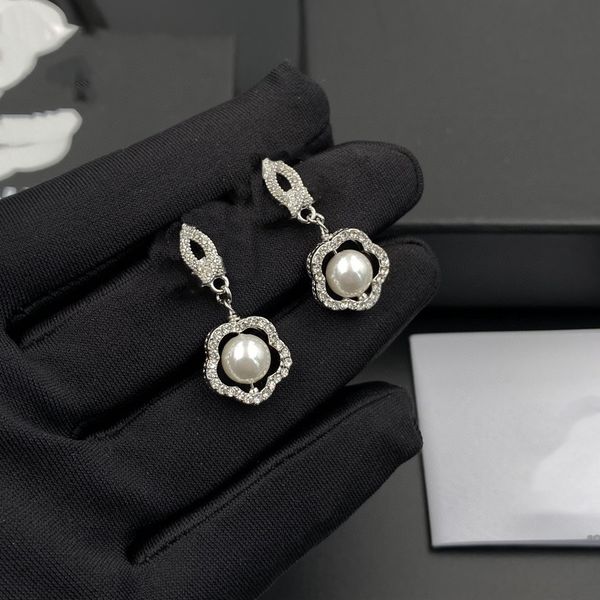 luxury brand designers letters ccity stud geometric famous women round crystal pearl pendant earring wedding party woman jewerlry 70, Golden;silver
luxury brand designers letters ccity stud geometric famous women round crystal pearl pendant earring wedding party woman jewerlry 70, Golden;silver