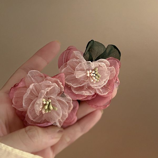 s3717 girls heart pinkmesh gauze flower stud earrings for women s925 silver post sweet stud earrings, Golden;silver
s3717 girls heart pinkmesh gauze flower stud earrings for women s925 silver post sweet stud earrings, Golden;silver