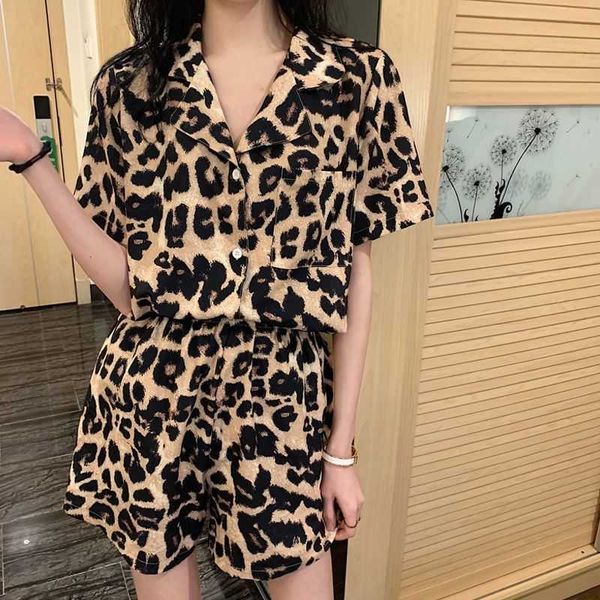pyjamas leopard nightwear korean pajamas women summer 2021 short sleeve pyjamas two piece set pijamas turn-down collar sleepwear j230601, Red;black
pyjamas leopard nightwear korean pajamas women summer 2021 short sleeve pyjamas two piece set pijamas turn-down collar sleepwear j230601, Red;black