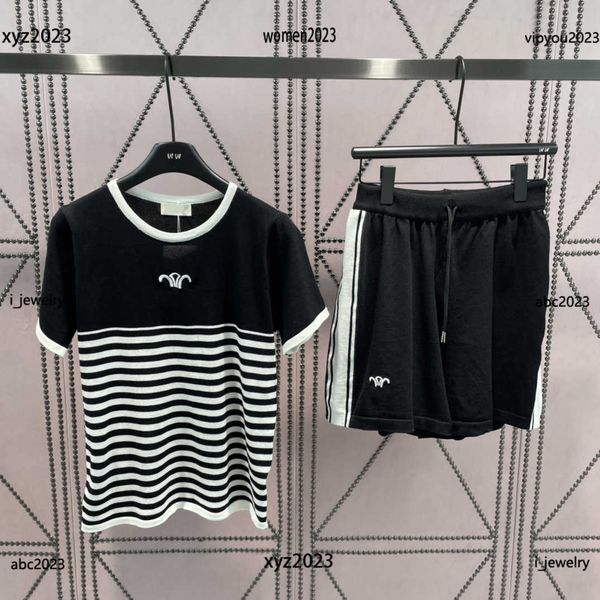 tracksuits designer summer suits women casual sets size s-l 2pcs striped patchwork design t-shirt and lace up shorts june01, Gray
tracksuits designer summer suits women casual sets size s-l 2pcs striped patchwork design t-shirt and lace up shorts june01, Gray