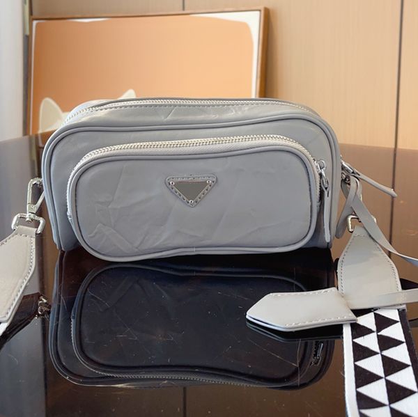 designer bags tote handbag women's crossbody bag classic luxury one shoulder wallet elegant fashion retro mini purse 22*7*12cm
designer bags tote handbag women's crossbody bag classic luxury one shoulder wallet elegant fashion retro mini purse 22*7*12cm