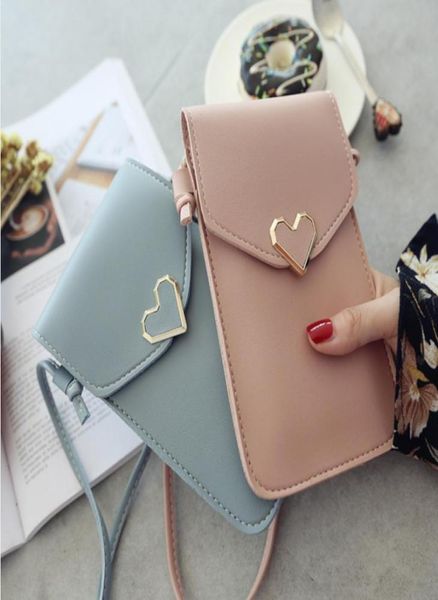 2020 new female student decoration touchable mobile phone bag women039s heart shaped buckle bag simple retro leather bag7413607, Black;red
2020 new female student decoration touchable mobile phone bag women039s heart shaped buckle bag simple retro leather bag7413607, Black;red