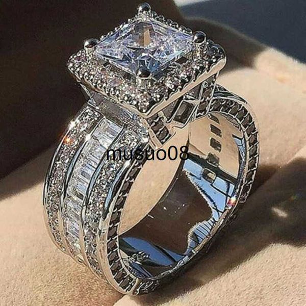 band rings super shining women men fashion ring exquisite silver color inlaid zircon stones wedding rings for women engagement jewelry j2306
band rings super shining women men fashion ring exquisite silver color inlaid zircon stones wedding rings for women engagement jewelry j2306