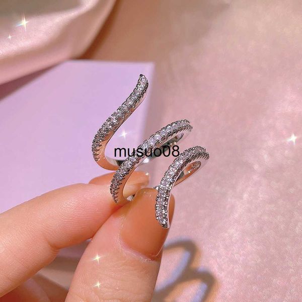 band rings new fashion 925 silver ring geometric zircon ring irregular line ring personality simple engagement wedding jewelry j230602
band rings new fashion 925 silver ring geometric zircon ring irregular line ring personality simple engagement wedding jewelry j230602