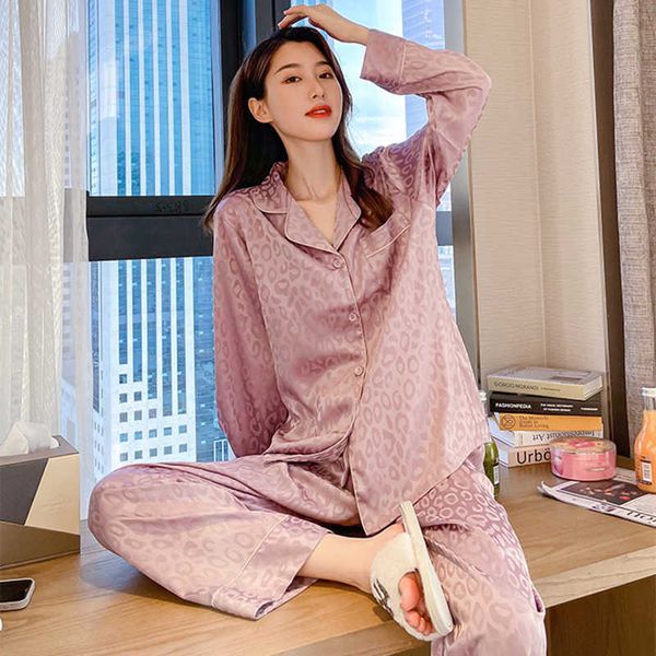 pyjamas high-quality ice silk pajamas women's spring long-sleeved trousers two-piece set women's leopard print luxury home service, Red;black
pyjamas high-quality ice silk pajamas women's spring long-sleeved trousers two-piece set women's leopard print luxury home service, Red;black