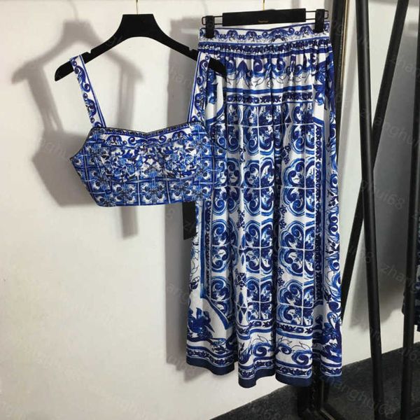 23ss skirt set womens designer clothing blue and white porcelain print strapless suspender high waist pleated half skirt sets womens clothin
23ss skirt set womens designer clothing blue and white porcelain print strapless suspender high waist pleated half skirt sets womens clothin