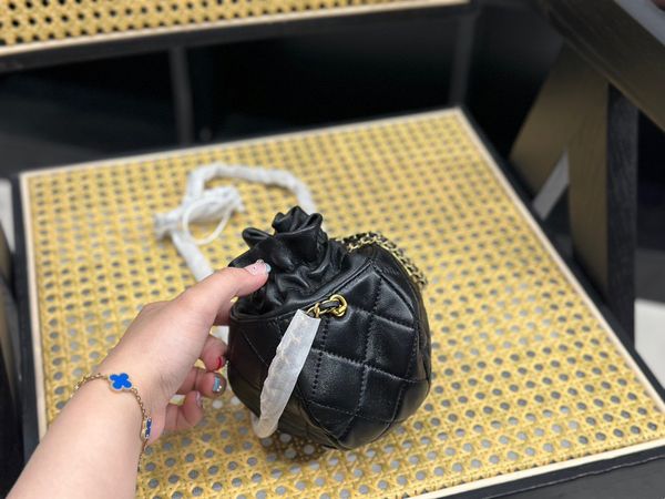 fashion diamond patterned quilted leather bucket bag mini shoulder bag classic women's luxury chain metal cf bag id michafl_kops
fashion diamond patterned quilted leather bucket bag mini shoulder bag classic women's luxury chain metal cf bag id michafl_kops