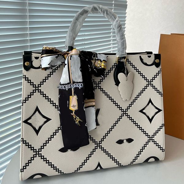 two-tone designer tote shoulder bag with handle printed old flower stripes real leather shopping casual handbag luxury clutch purse large ca
two-tone designer tote shoulder bag with handle printed old flower stripes real leather shopping casual handbag luxury clutch purse large ca