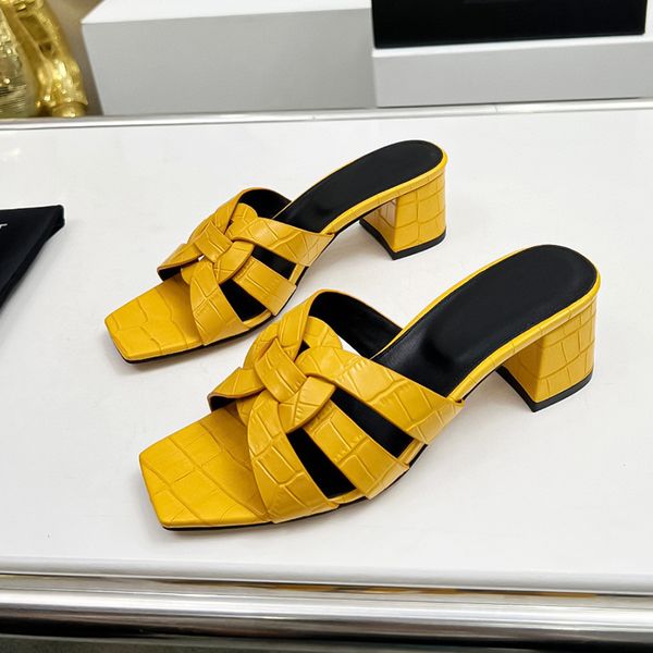 sandal slipper women luxury slippers shallow beach leisure indoor full set of accessories summer ladies platform sandals sizes 35-43 +box, Black
sandal slipper women luxury slippers shallow beach leisure indoor full set of accessories summer ladies platform sandals sizes 35-43 +box, Black