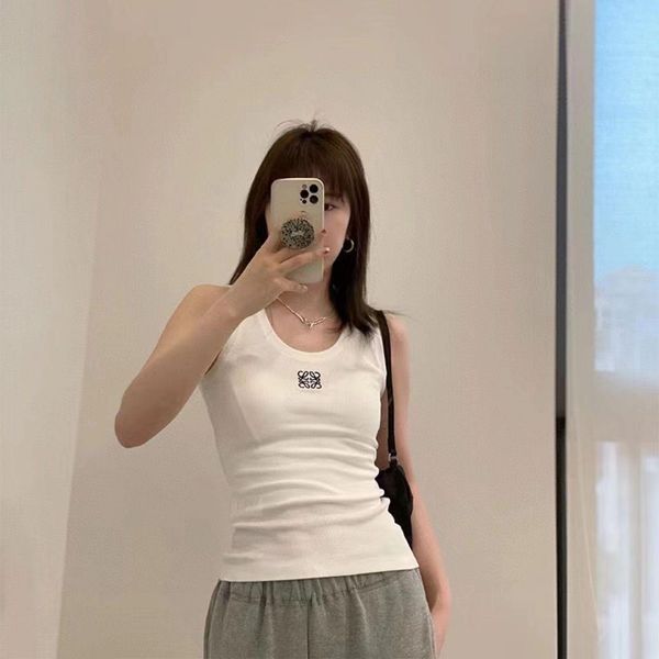 23ss womens tank designer shirts sleeveless yoga woman camisoles summer tees vest short shirt slim vests black white s-xl
23ss womens tank designer shirts sleeveless yoga woman camisoles summer tees vest short shirt slim vests black white s-xl