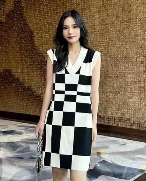 basic & casual dresses european luxury designer dress 2023 spring/summer contrast sleeveless dress, Black;gray
basic & casual dresses european luxury designer dress 2023 spring/summer contrast sleeveless dress, Black;gray