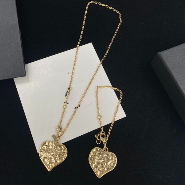 designer necklace bracelet set, gold simple, classic and luxurious necklace, Silver
designer necklace bracelet set, gold simple, classic and luxurious necklace, Silver