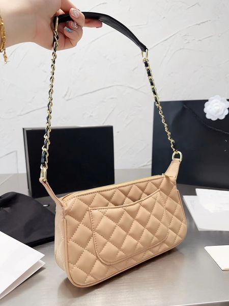 vintage new product chain bag full of high-end sense, temperament, and essential for goddesses
vintage new product chain bag full of high-end sense, temperament, and essential for goddesses