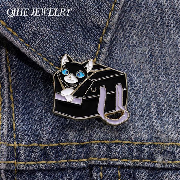 the black cat enamel pin cartoon kitten animals in the suitcase badge custom lapel accessories gift backpack hat wholesale, Gray