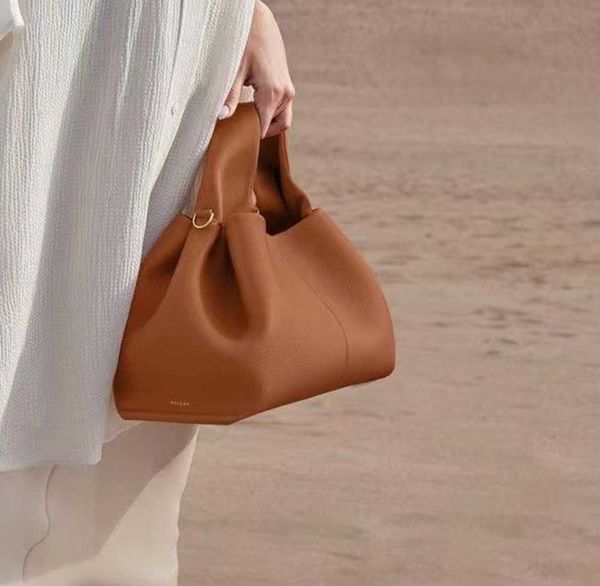 evening bags 2023 womens new 5a french minority polene yunduo bag layer cowhide single shoulder messenger womens totes bags
evening bags 2023 womens new 5a french minority polene yunduo bag layer cowhide single shoulder messenger womens totes bags