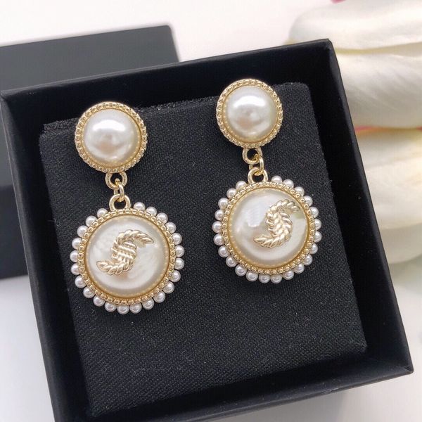 designers luxury brand letters ccity stud classic retro women earring wedding party crystal tassel earrings woman jewerlry 5723, Golden;silver
designers luxury brand letters ccity stud classic retro women earring wedding party crystal tassel earrings woman jewerlry 5723, Golden;silver