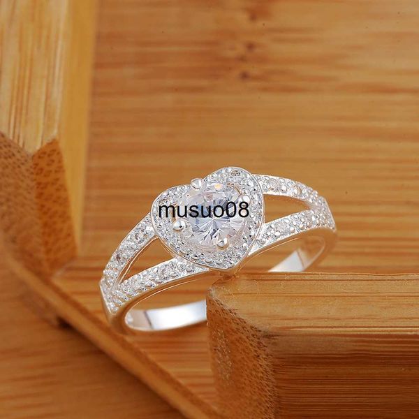 band rings 925 sterling silver crystal romantic heart diamond rings for women fashion party gifts luxury wedding engagement jewelry j230602
band rings 925 sterling silver crystal romantic heart diamond rings for women fashion party gifts luxury wedding engagement jewelry j230602